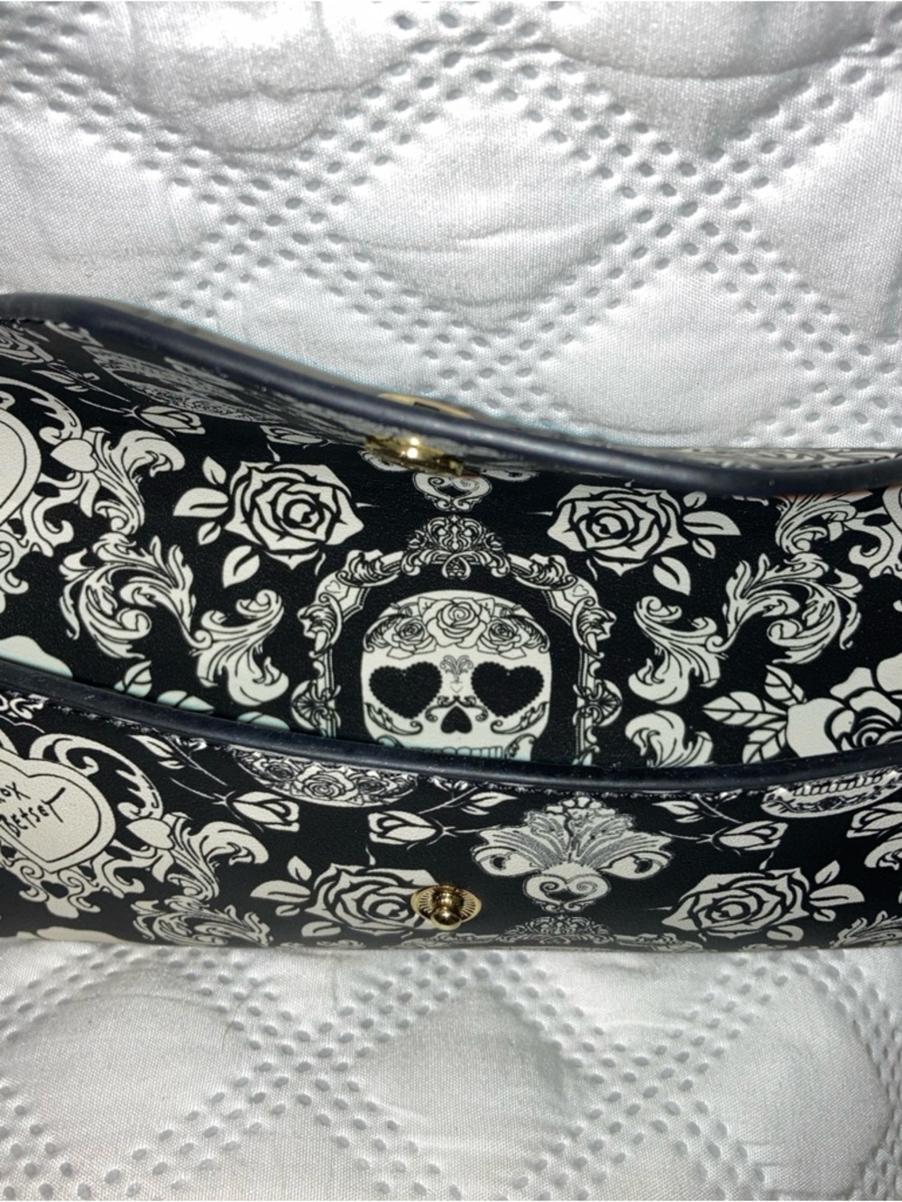 ๐น Betsey Johnson Sugar Skull Eye Glass Pouch Wristlet (Black & White) ๐ - Picture 3 of 4